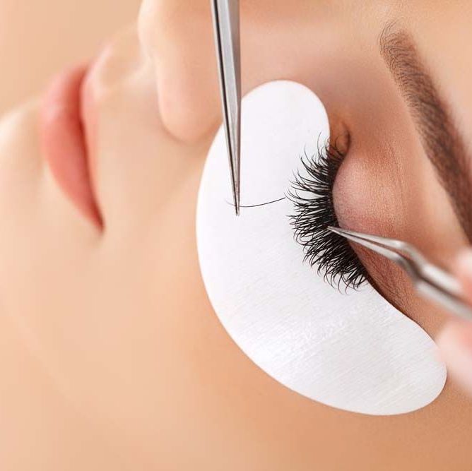 Lash Stylist